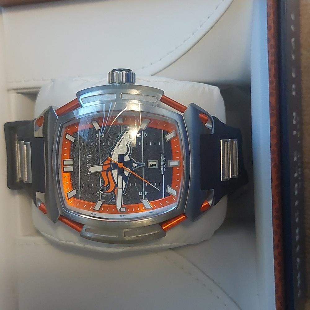 🔥Invicta 53mm Denver Broncos watch